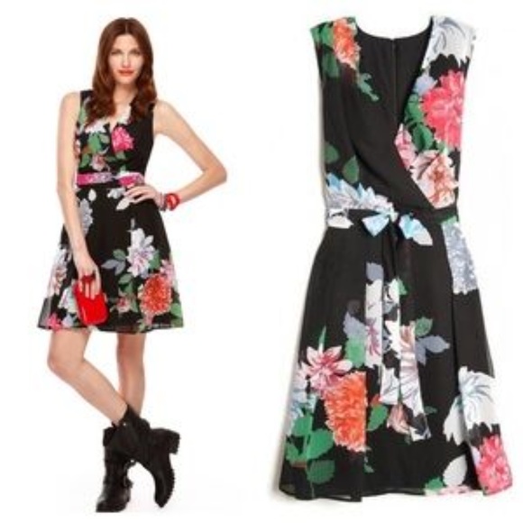 Kirna Zabete Dresses & Skirts - Kirna Zabete * Floral A-line Dress
